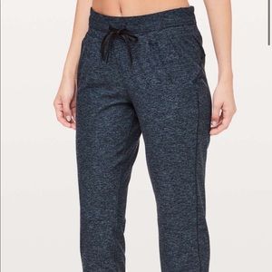 SZ 6 Lululemon READY TO RULU joggers - BLUE